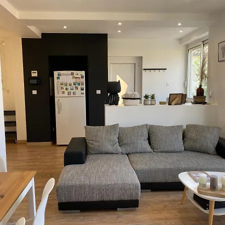 Maison De Apartment *